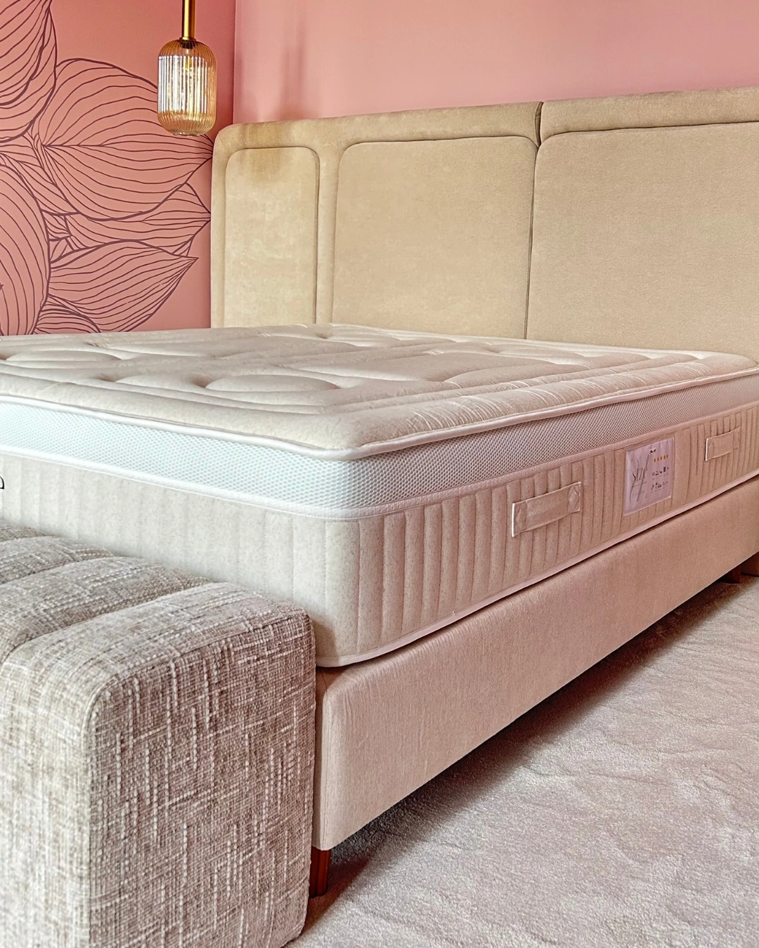 Ensemble matelas, sommier et tête de lit